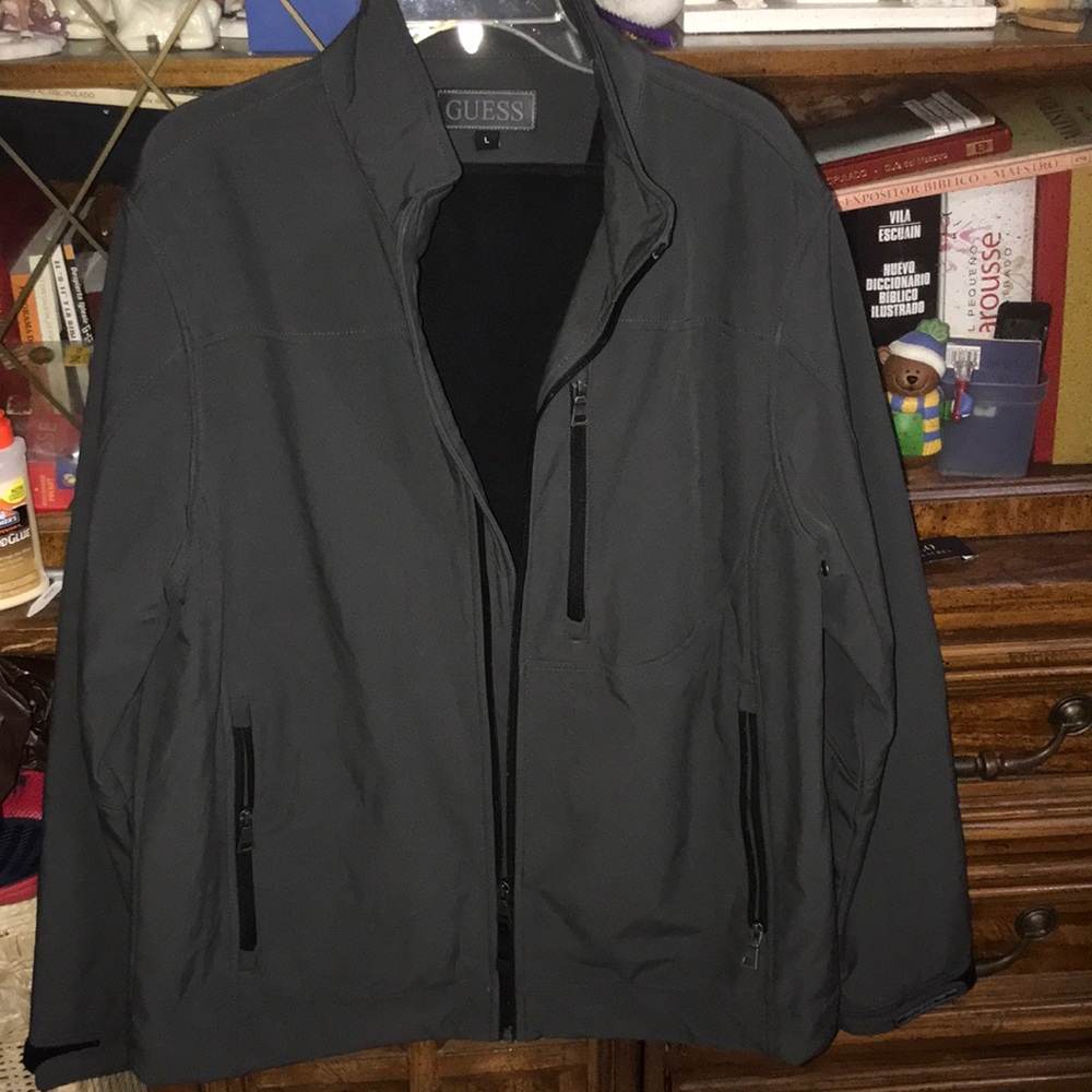 GUESS - Picture 4 of 4